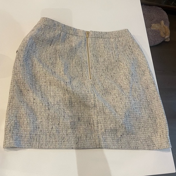 H&M Beige Skirt with gold detailing - Picture 5 of 7